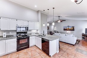 Gilbert Family Home: Games, Private Pool & Patio!