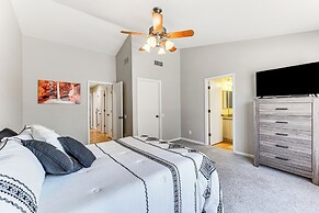 Gilbert Family Home: Games, Private Pool & Patio!