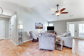 Gilbert Family Home: Games, Private Pool & Patio!