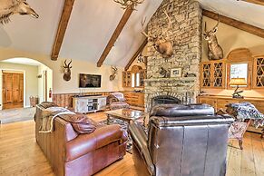 40-acre Ski Retreat w/ Hot Tub in Banner Elk!