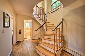 40-acre Ski Retreat w/ Hot Tub in Banner Elk!