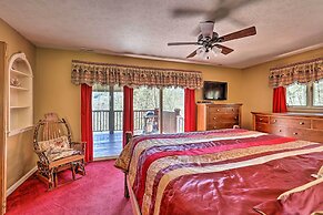 40-acre Ski Retreat w/ Hot Tub in Banner Elk!