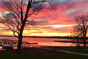 Lake Champlain Home w/ Decks, Kayaks & Fire Pit!