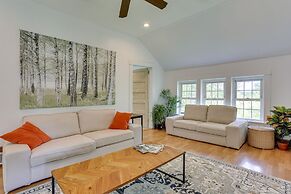 Quaint Goshen Apartment w/ Patio!