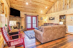 Hot Tub + Fire Pit: Dog-friendly Cabin in Murphy!