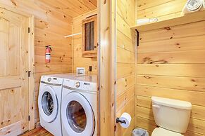 Hot Tub + Fire Pit: Dog-friendly Cabin in Murphy!