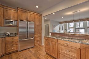 Townhome ~ 4 Mi to Beaver Creek & 8 Mi to Vail!