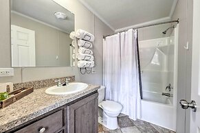 Pet-friendly Cassoplis Cabin, Close to Parks!