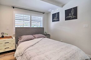 < 1 Mi to El Paseo: Cottage Oasis w/ Fire Pit