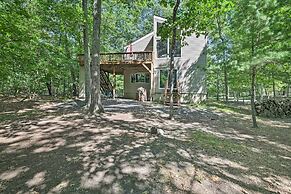 Fire Pit & Grill: Lakefront Poconos Cottage!