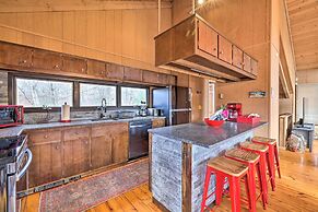 Fire Pit & Grill: Lakefront Poconos Cottage!