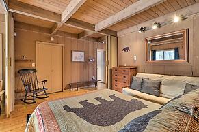 Fire Pit & Grill: Lakefront Poconos Cottage!