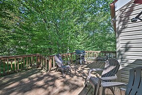 Fire Pit & Grill: Lakefront Poconos Cottage!