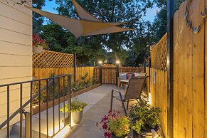 1 Mi to Riverwalk: Downtown Reno Studio w/ Patio!