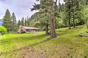 Columbia Falls Home: 14 Mi to Glacier Natl Park!