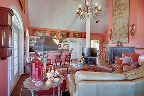 Exquisite Lake Charles Gem - Waterfront Views