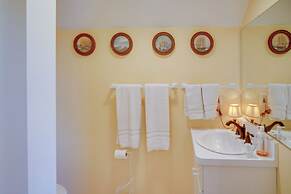 Exquisite Lake Charles Gem - Waterfront Views