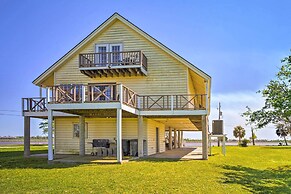 Exquisite Lake Charles Gem - Waterfront Views