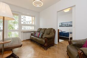 Elegant Warsaw Apartment by Renters