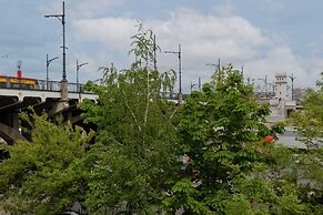 Elegant Warsaw Apartment by Renters
