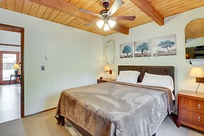 6 Mi to Lake Wallenpaupack: Poconos Getaway!