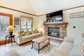 6 Mi to Lake Wallenpaupack: Poconos Getaway!