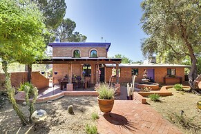 Eclectic Tucson Home 2 Mi to Saguaro National Park