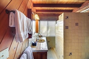 Eclectic Tucson Home 2 Mi to Saguaro National Park