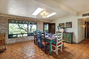 Eclectic Tucson Home 2 Mi to Saguaro National Park