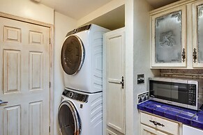 Eclectic Tucson Home 2 Mi to Saguaro National Park