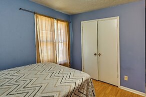 Fayetteville Vacation Rental w/ Yard!