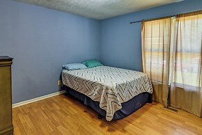 Fayetteville Vacation Rental w/ Yard!