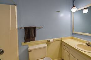 Fayetteville Vacation Rental w/ Yard!