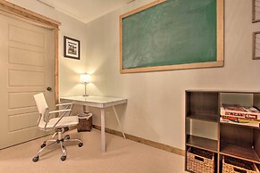 Townhome w/ Private Hot Tub, 8 Mi to Downtown