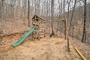 Mtn-view Cabin: Deck, Grill & Fire Pit in Franklin