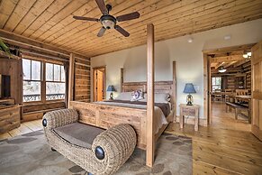 Mtn-view Cabin: Deck, Grill & Fire Pit in Franklin