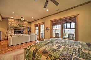 Mtn-view Cabin: Deck, Grill & Fire Pit in Franklin