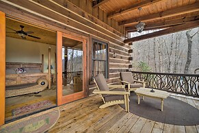 Mtn-view Cabin: Deck, Grill & Fire Pit in Franklin