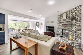 Waterfront Eureka Springs Apartment w/ Deck
