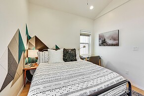 Views & Hot Tub: 'pineberry Modern' Luxury Home