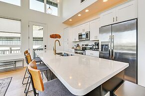 Views & Hot Tub: 'pineberry Modern' Luxury Home