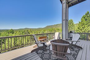 Views & Hot Tub: 'pineberry Modern' Luxury Home