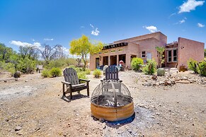 Unique Desert Home ~ 6 Mi to Downtown Tucson!