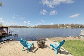 Big Pine Island Lake Cottage w/ Boat Dock & Kayaks