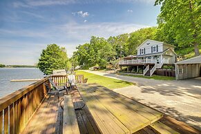 Big Pine Island Lake Cottage w/ Boat Dock & Kayaks