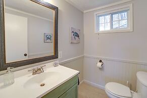 Big Pine Island Lake Cottage w/ Boat Dock & Kayaks