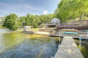 Big Pine Island Lake Cottage w/ Boat Dock & Kayaks