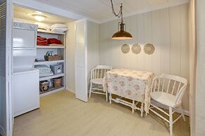 Big Pine Island Lake Cottage w/ Boat Dock & Kayaks