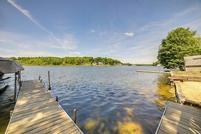 Big Pine Island Lake Cottage w/ Boat Dock & Kayaks