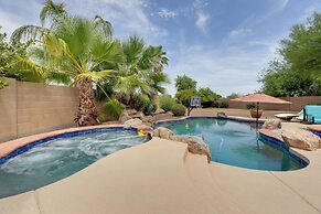 Maricopa Desert Oasis: Fenced Yard w/ Hot Tub